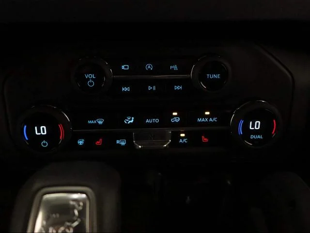 New 2026 Velocity Blue Metallic Ford Badlands® image 38