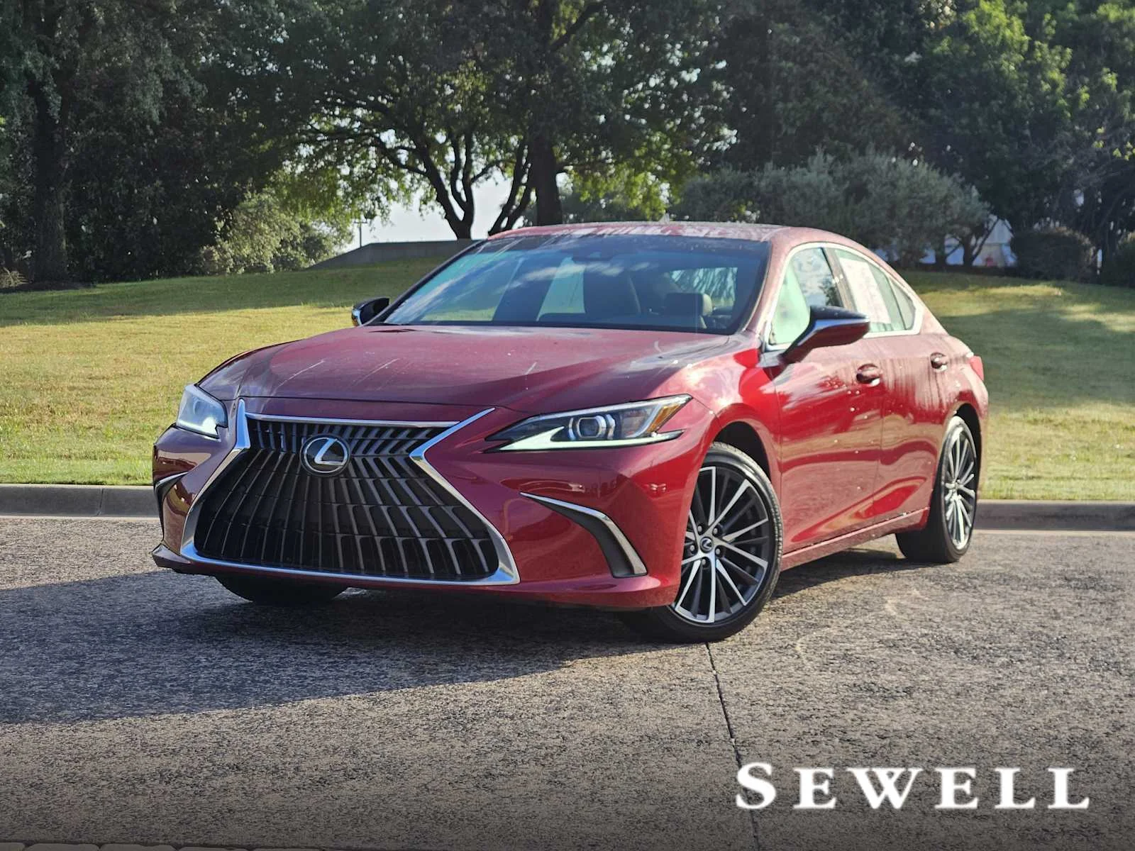 2025 Lexus ES 350 350's photo