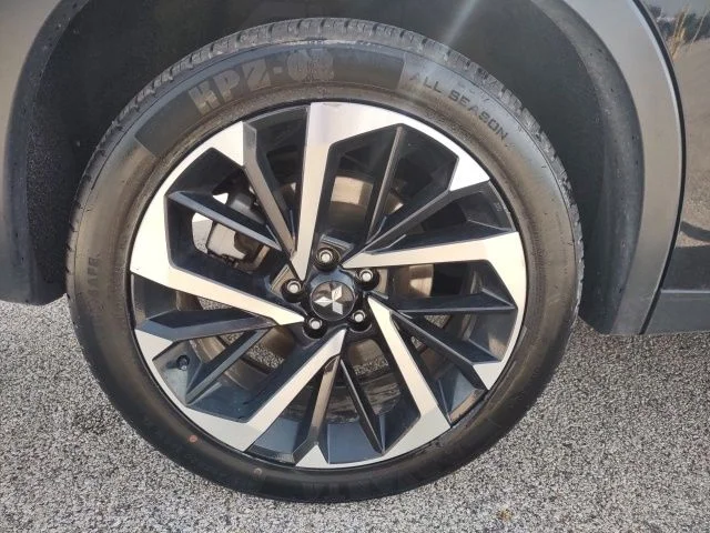 Used 2024 Gray Mitsubishi  image 26