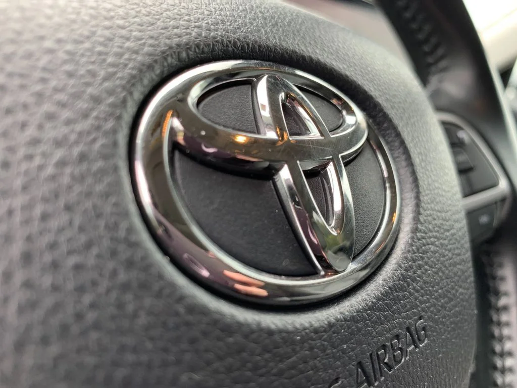 Used 2023 Silver Toyota XLE image 35