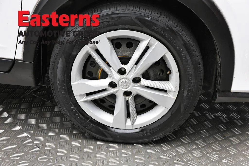 Used 2024 White Nissan S image 29