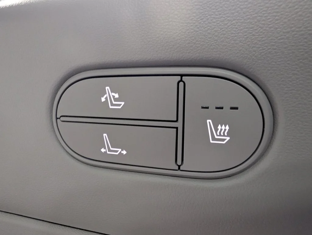Certified Used 2026 Pearl Hyundai Limited image 19