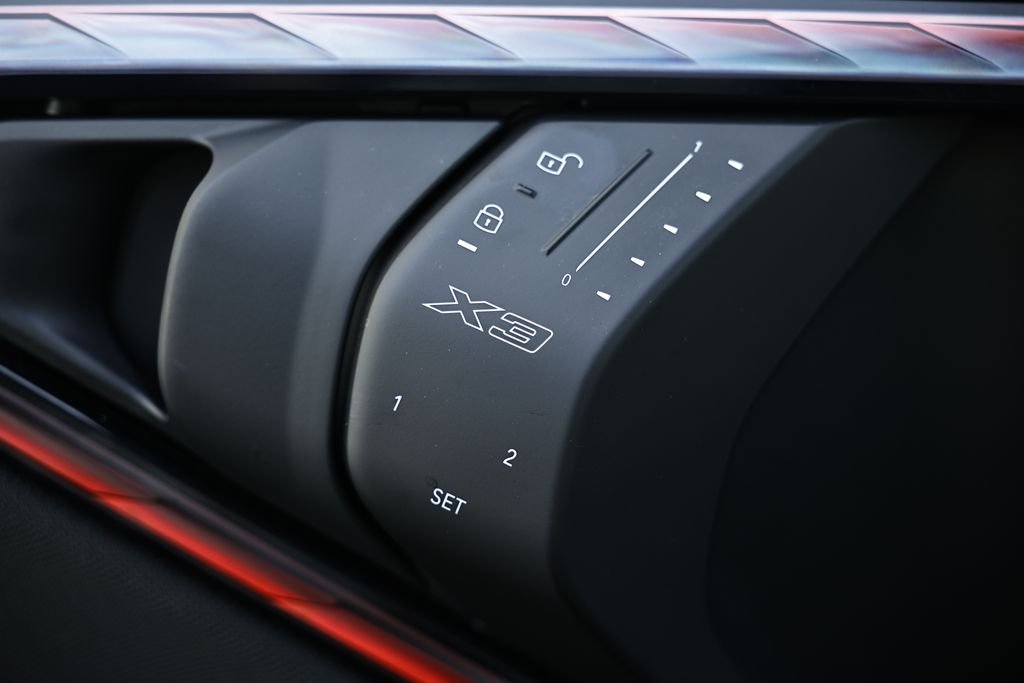 2025 BMW X3 30 - Photo 14