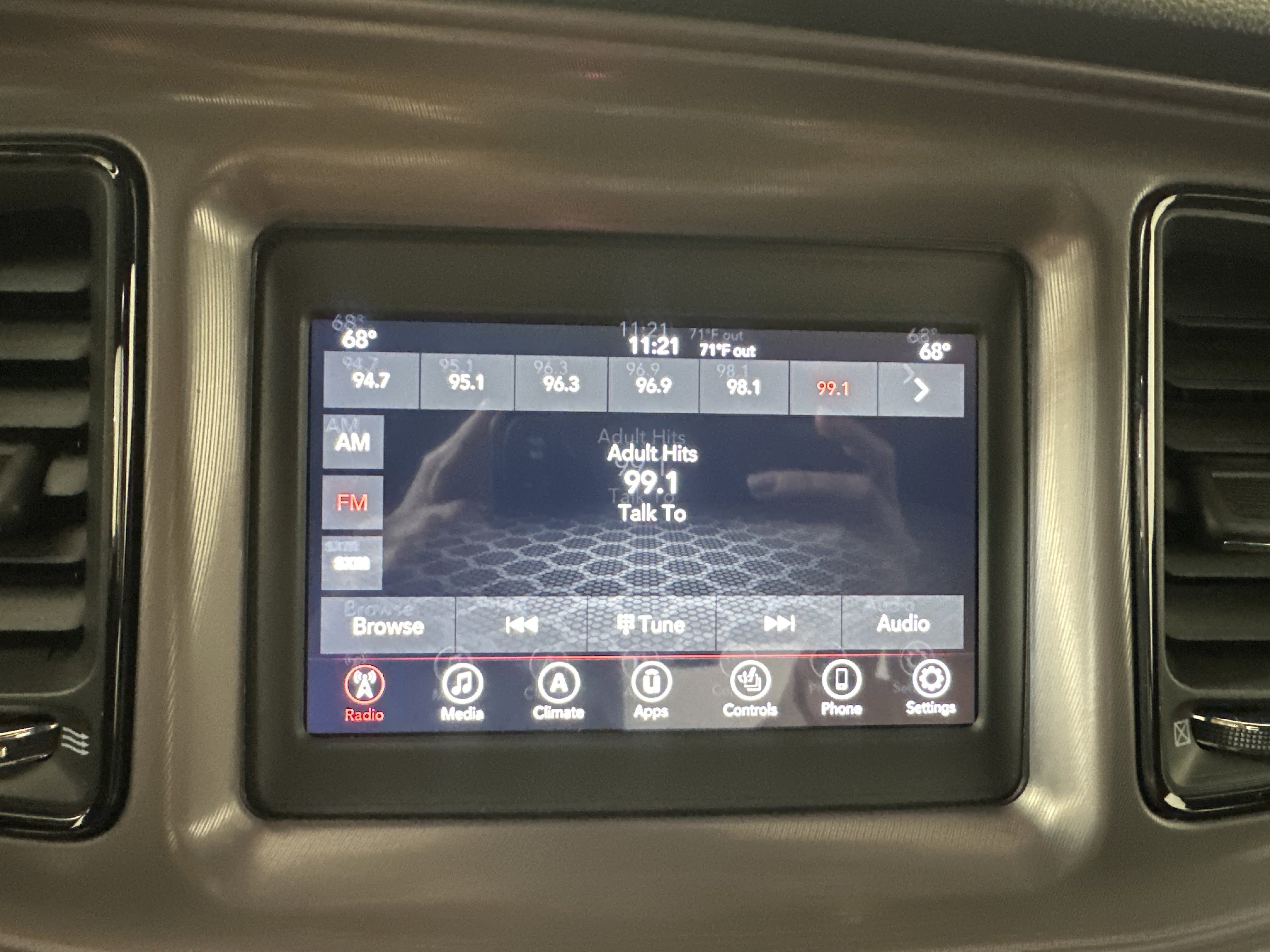 Certified Used 2023 Go Mango Dodge SXT image 14