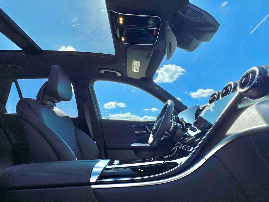 Certified Used 2026  Mercedes-Benz GLC 300 image 9
