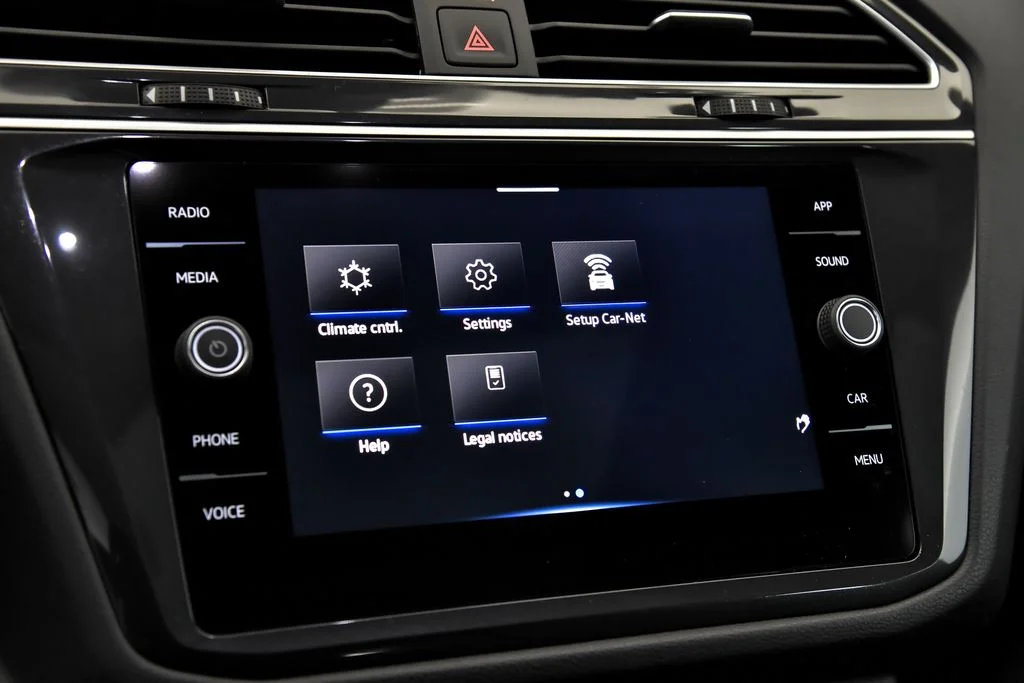 Certified Used 2024  Volkswagen 2.0T SE R-Line Black image 18