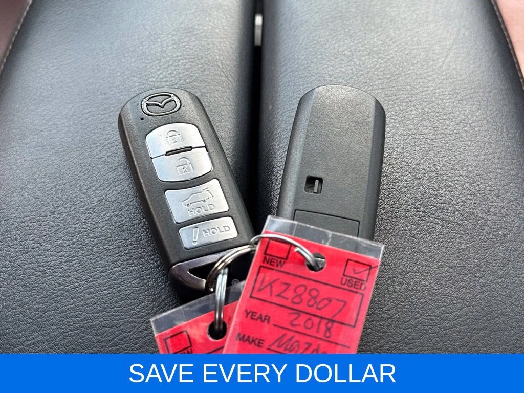 Used 2018 White Mazda Signature image 20