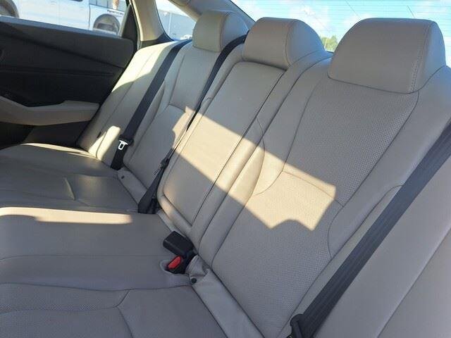 Used 2023 Platinum White Pearl Honda Touring image 26