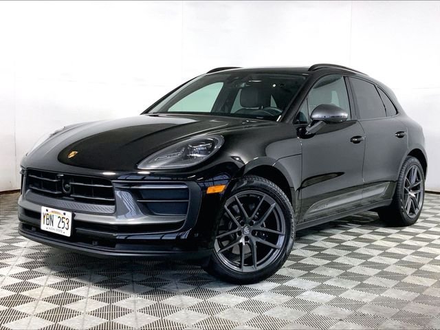 2025 Porsche Macan T