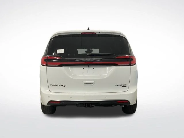 New 2026 Bright White Clear-Coat Exterior Paint Chrysler Limited image 15