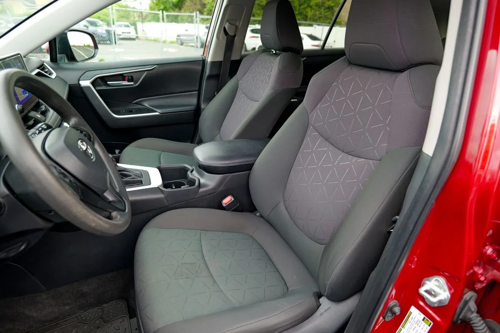 Used 2023 Pearl Toyota XLE image 22