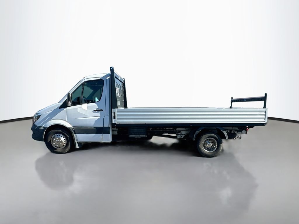 Used 2015 White Freightliner 14 Foot Flat Bed image 2