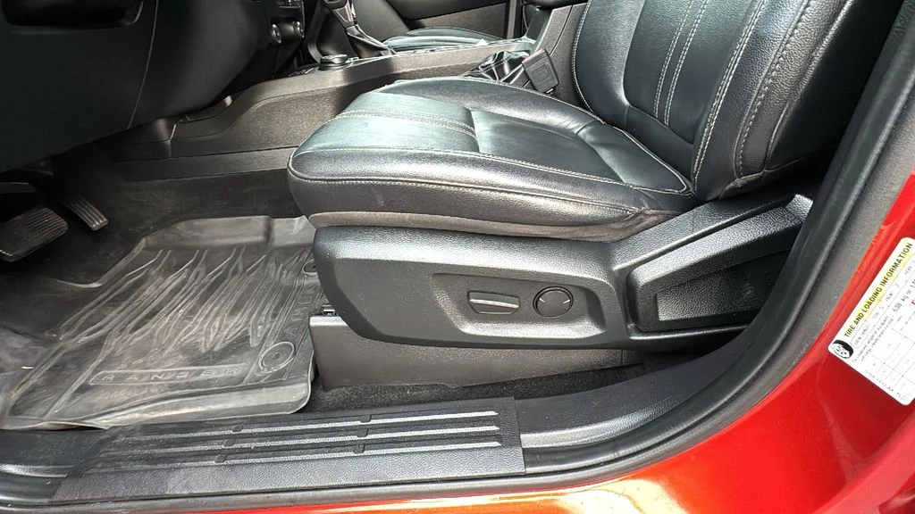 Used 2019 Red Ford Lariat image 10