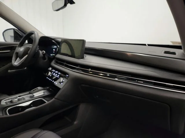 Used 2026 White INFINITI LUXE image 25