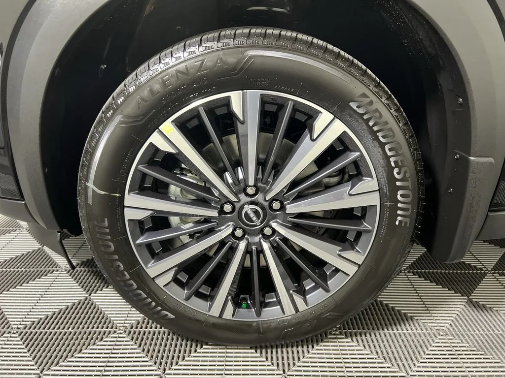 New 2026 Black Nissan Platinum image 19