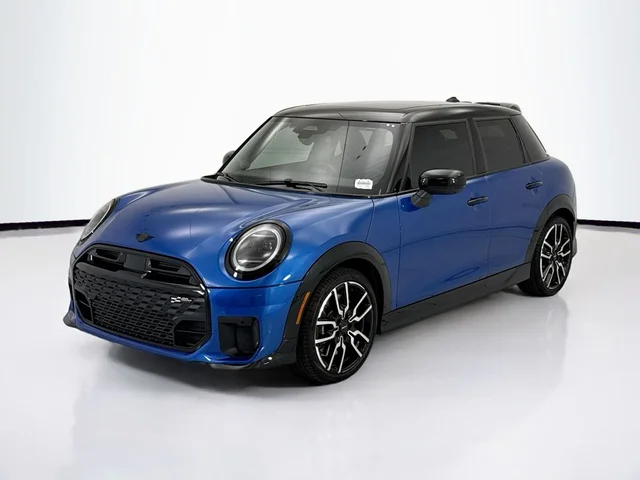 2026 MINI 4 Door Iconic