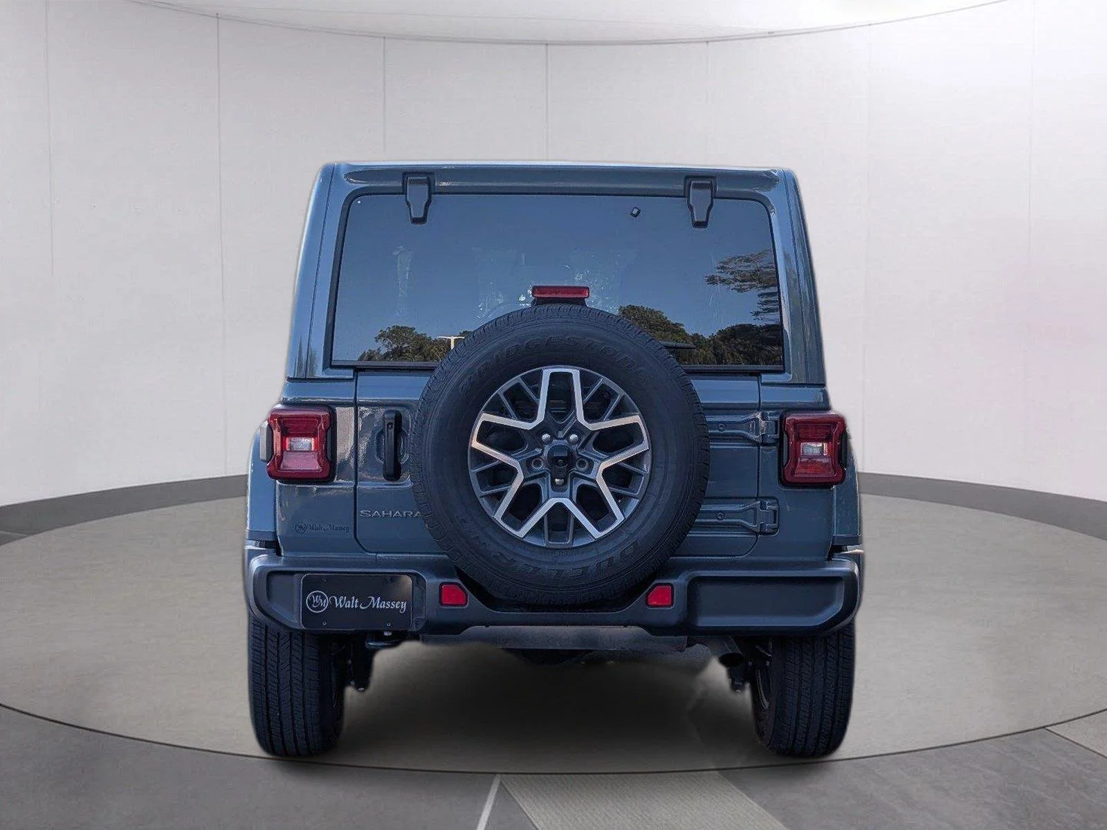 Used 2026 Anvil Clearcoat Jeep Sahara image 4