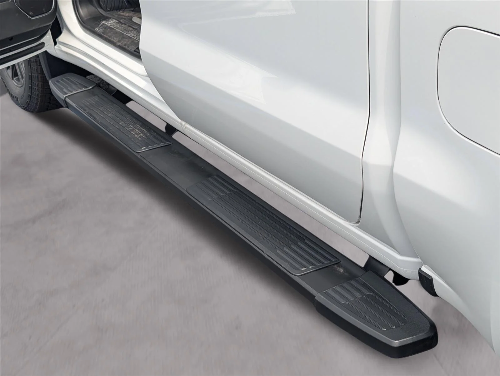 New 2026 Summit White GMC Elevation image 36