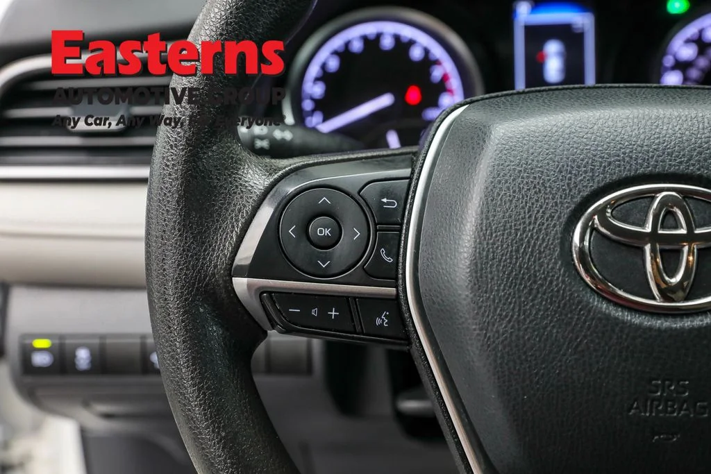 Used 2022 White Toyota LE image 15