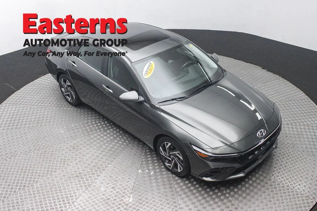 Used 2024 Gray Hyundai Limited image 3