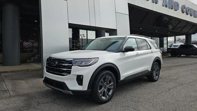 New 2026 Star White Metallic Tri-Coat Ford Active 4WD image 19