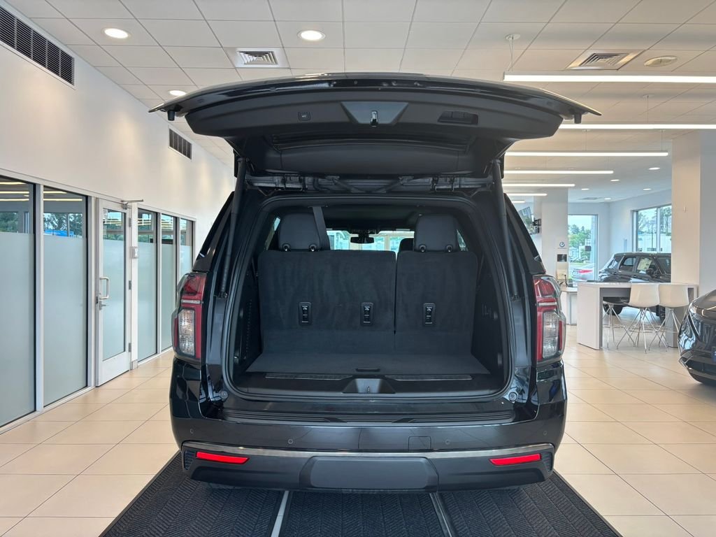 Used 2022 Black Chevrolet Z71 image 9
