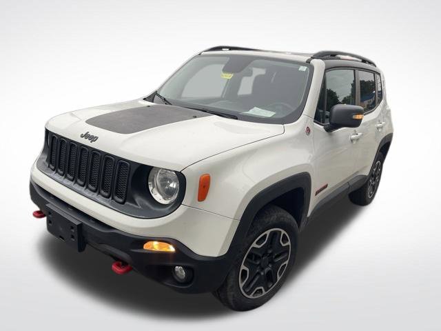 Used 2016 White Jeep Trailhawk image 4
