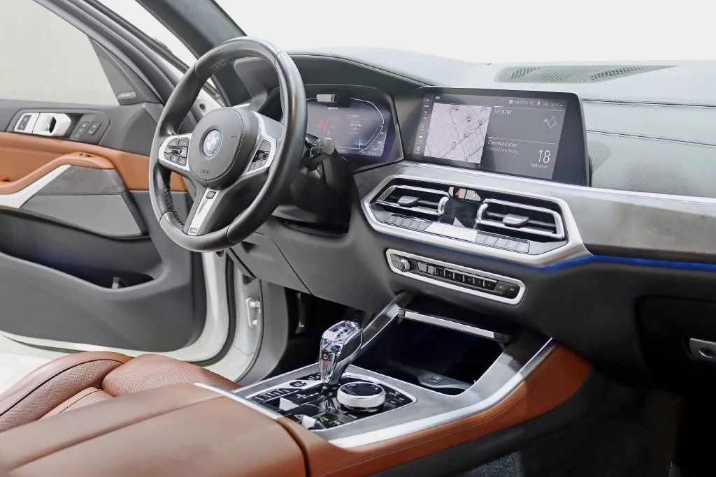 Used 2023 White BMW xDrive45e image 38
