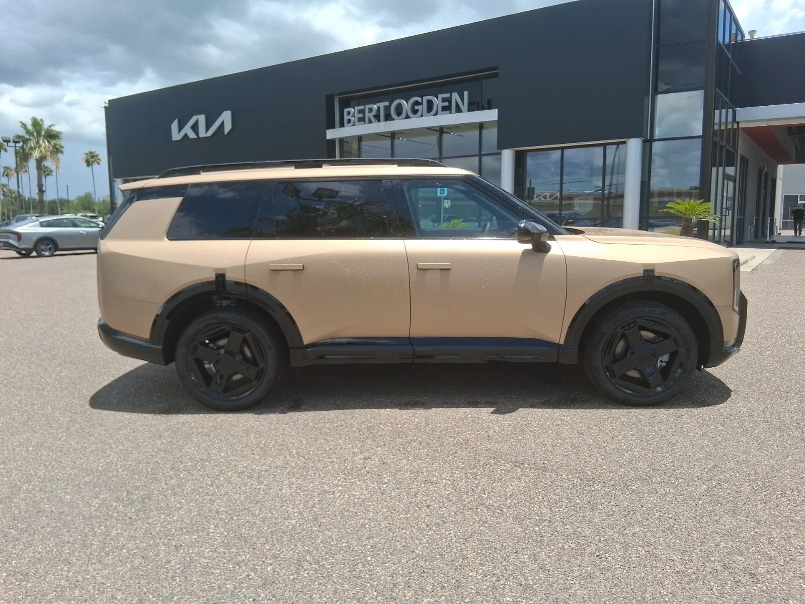 New 2027  Kia X-Line EX image 3