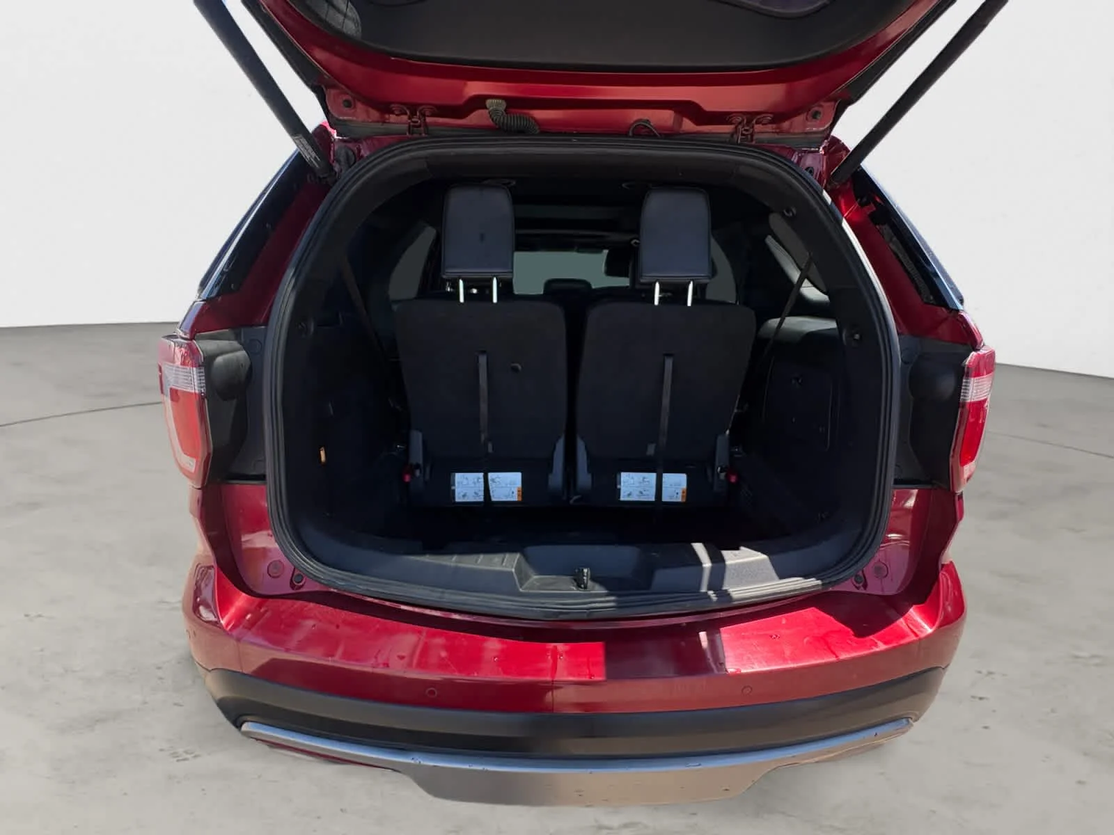 Used 2016 Ruby Red Metallic Tinted Clearcoat Ford XLT image 23