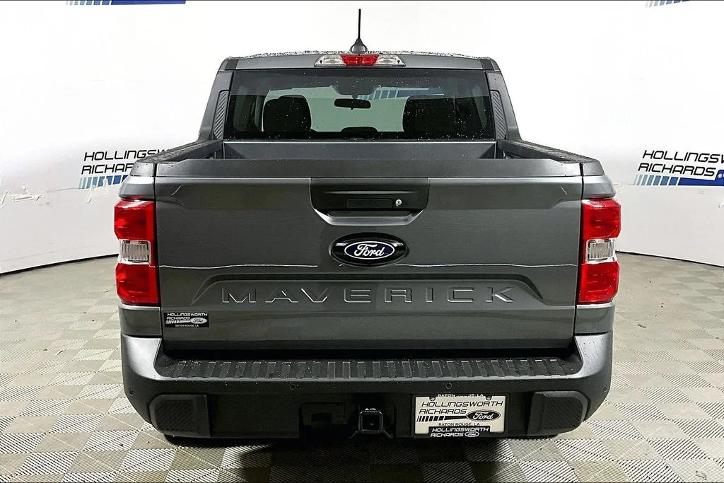 New 2026 Carbonized Gray Metallic Ford XLT image 4