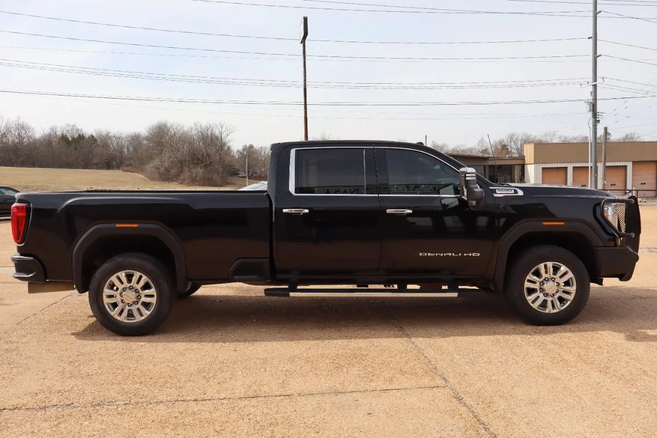 Used 2020 Onyx Black GMC Denali image 6