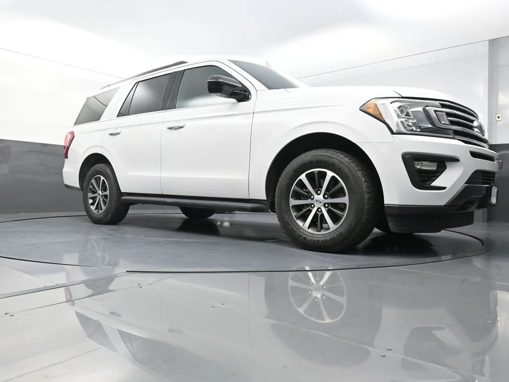 Used 2020 White Ford XL image 23