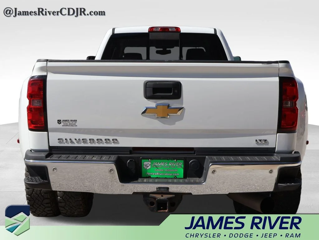 Used 2015 White Chevrolet LTZ image 4