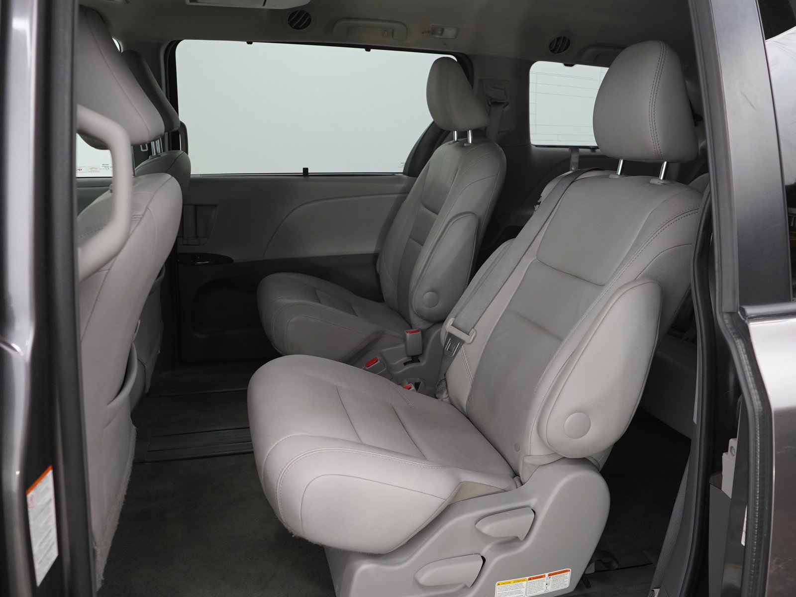 2017 Toyota Sienna XLE Premium - Photo 16