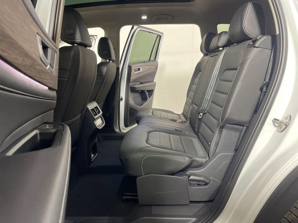 New 2026 White/off-white Volkswagen 2.0T SEL image 19