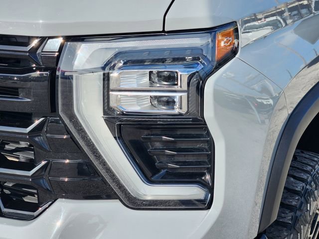 2025 Chevrolet Silverado 2500HD ZR2 - Photo 9