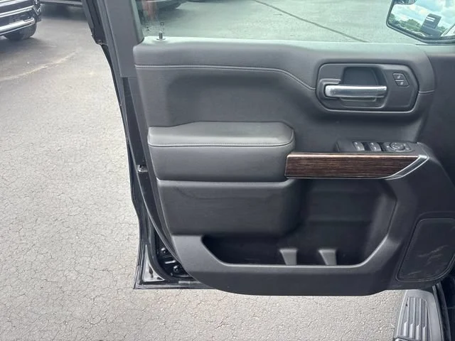 Used 2019 ONYX BLACK GMC SLE image 11