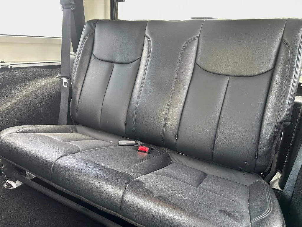 Used 2016 White Jeep Sahara image 9