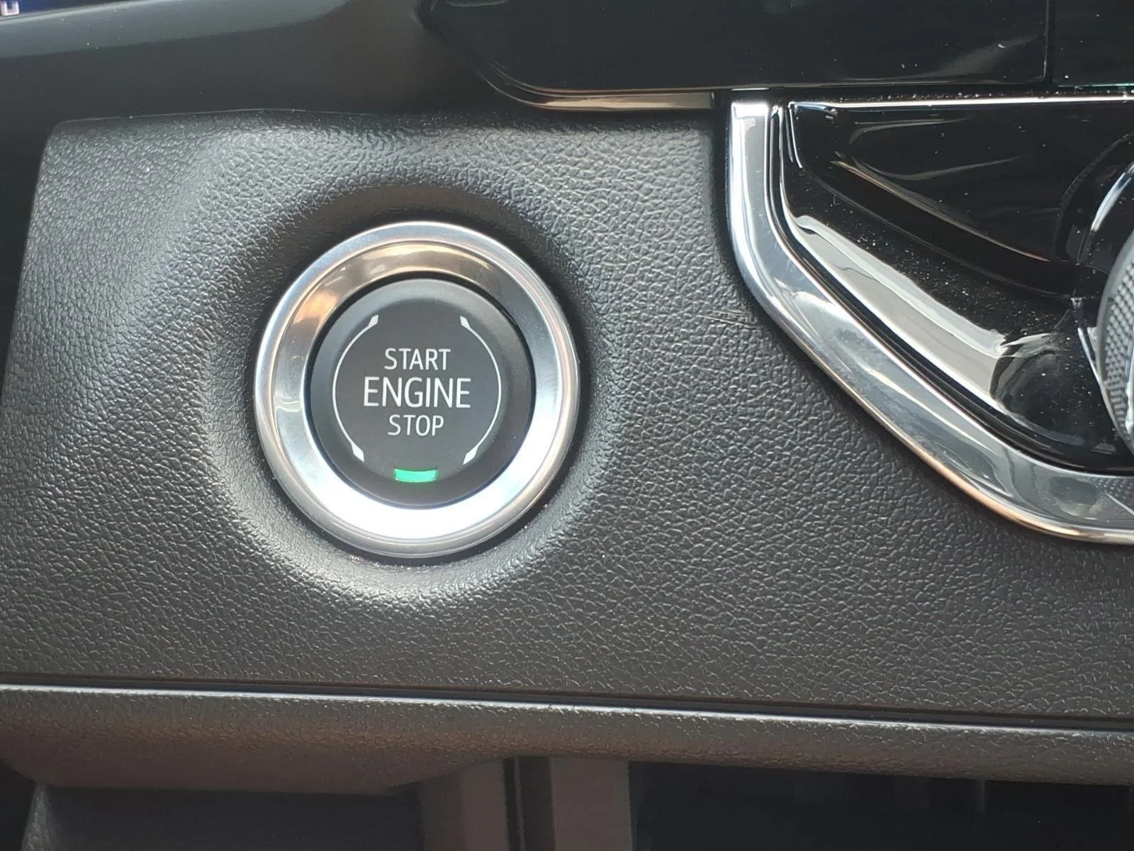 Used 2025 Sterling Gray Metallic Chevrolet Trail Boss image 30