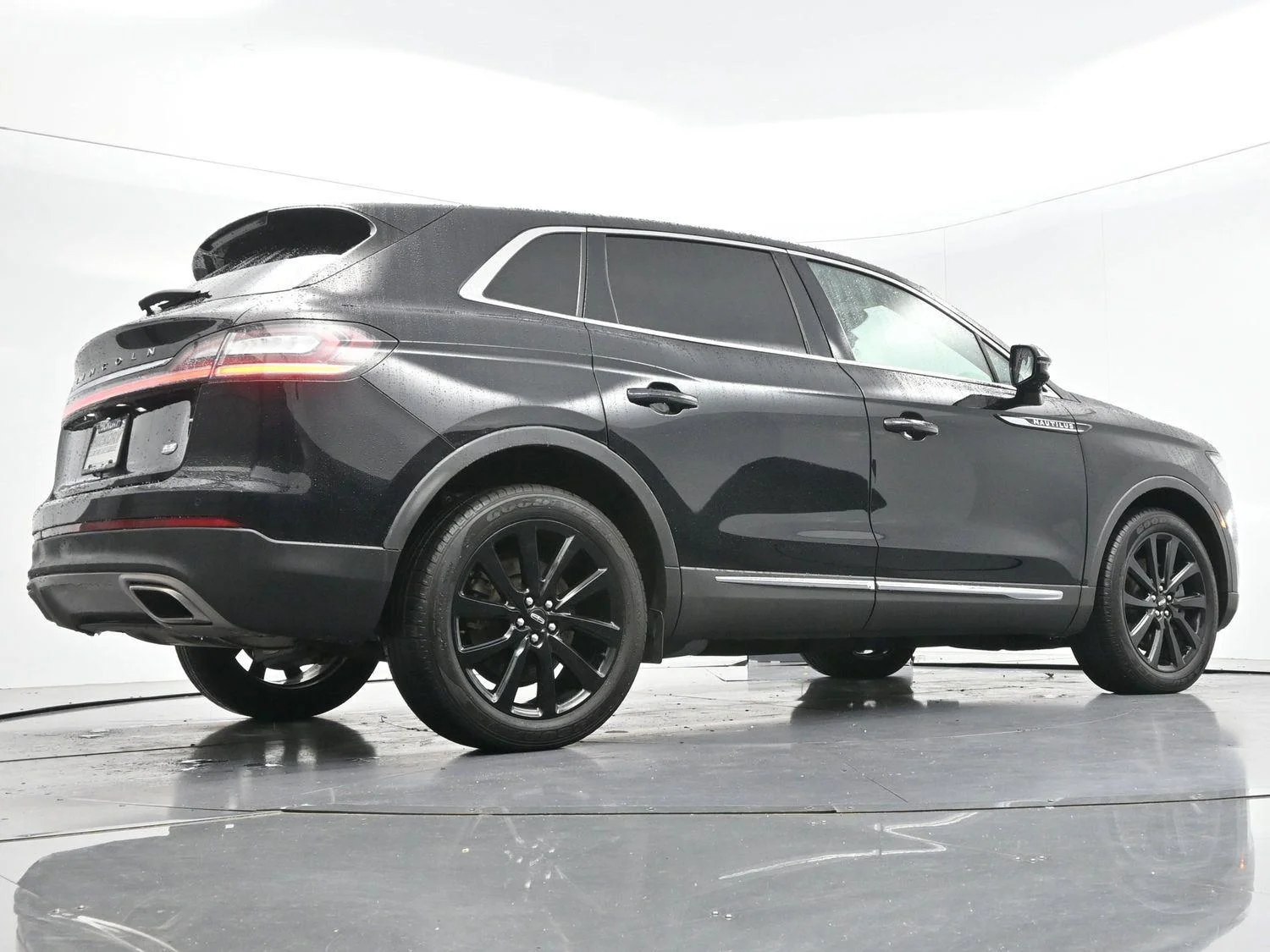 Used 2022 Infinite Black Lincoln Reserve image 47