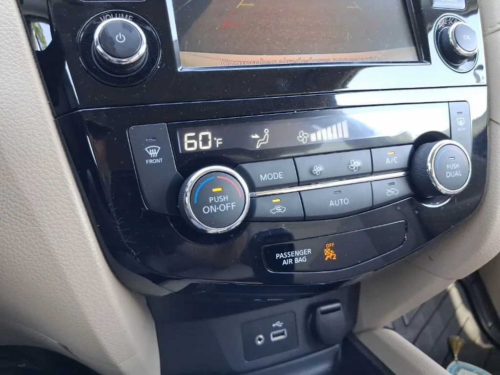 Used 2018 White Nissan SV image 28