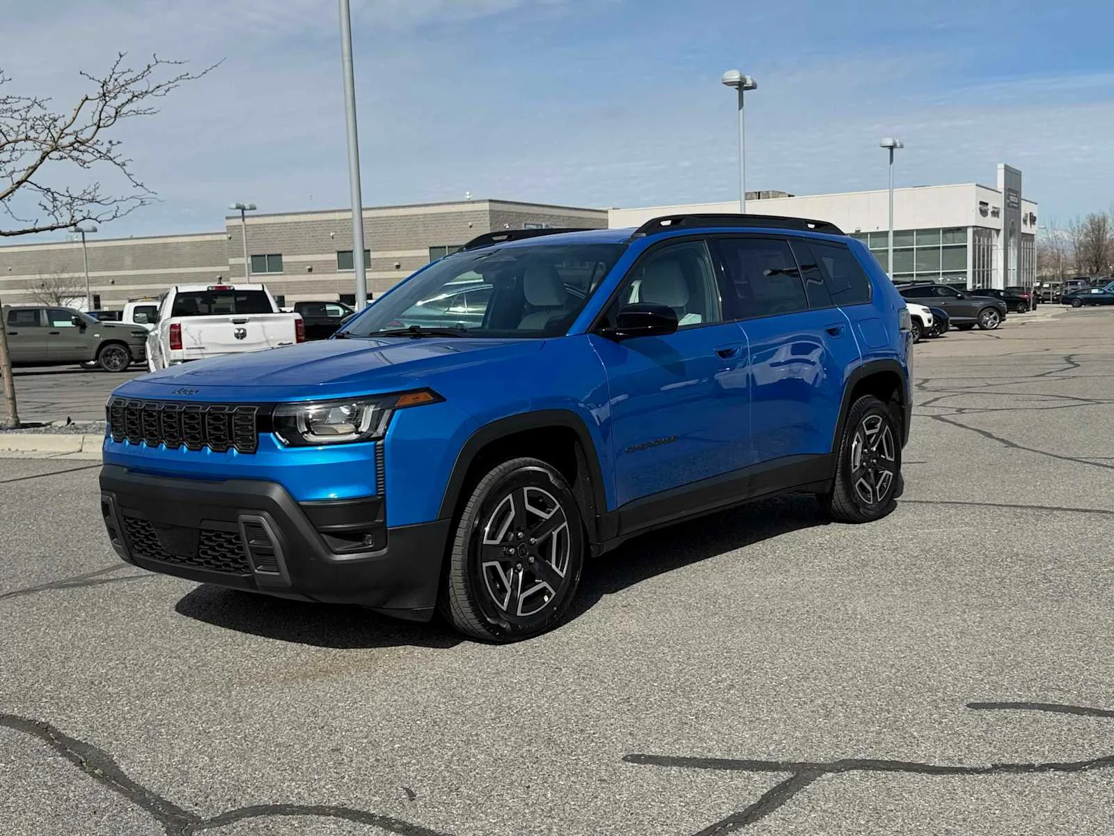 2026 Jeep Cherokee Laredo HEV 4X4's photo