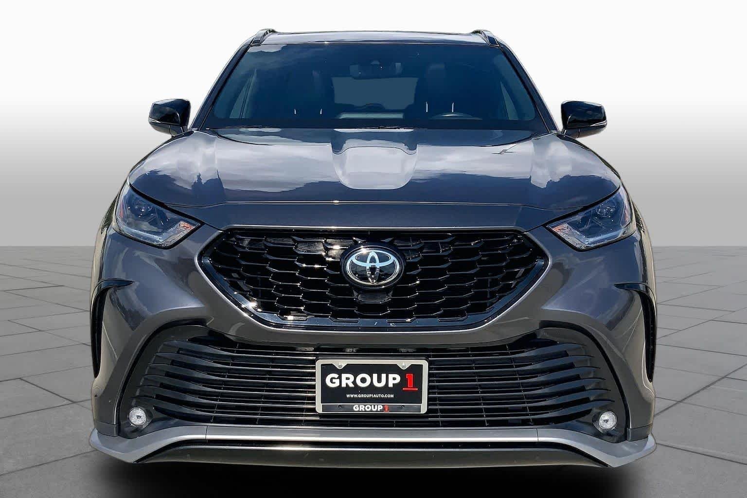 Used 2021 Magnetic Gray Metallic Toyota XSE image 4
