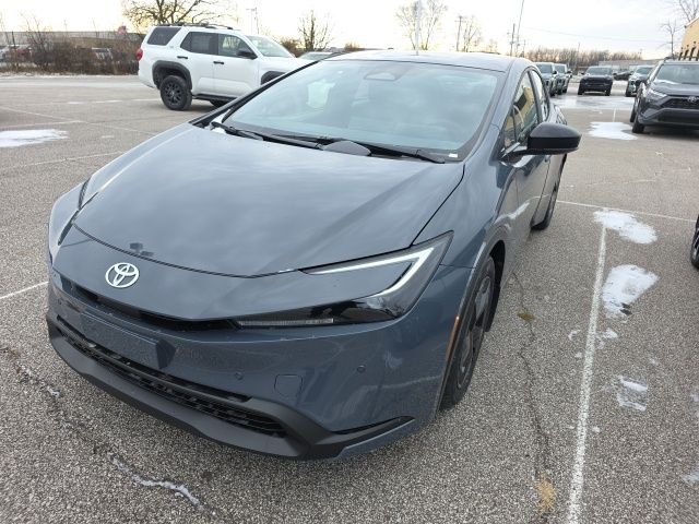 2026 Toyota Prius LE FWD's photo