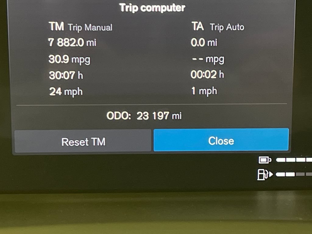 Used 2024 White Volvo Ultimate Bright Theme image 24