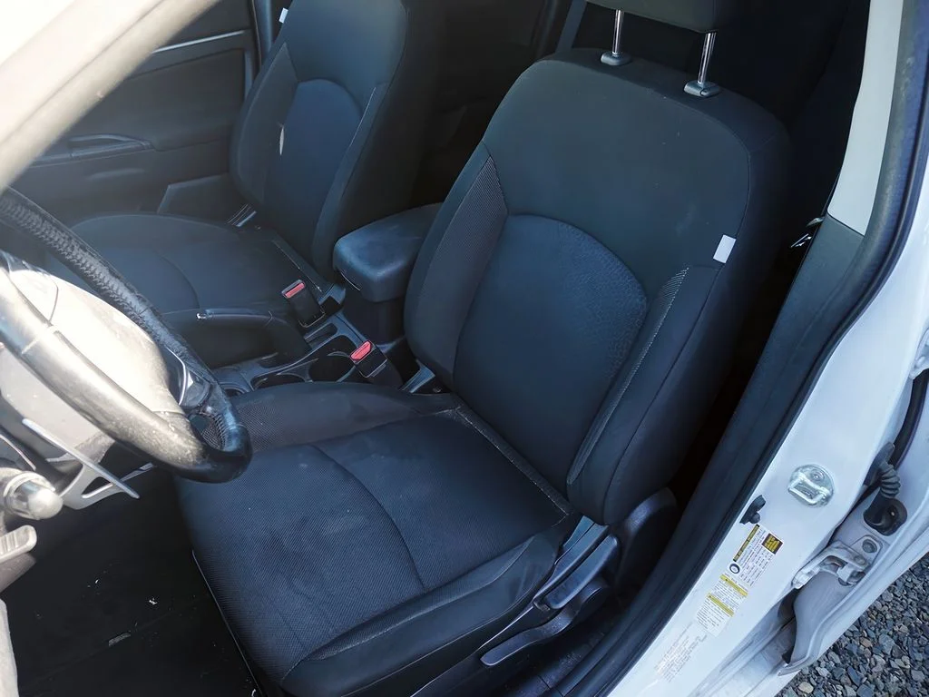 2011 Mitsubishi Outlander Sport ES - Photo 17