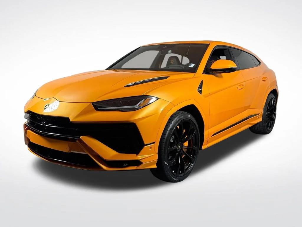 Used 2024 Black Lamborghini S image 1
