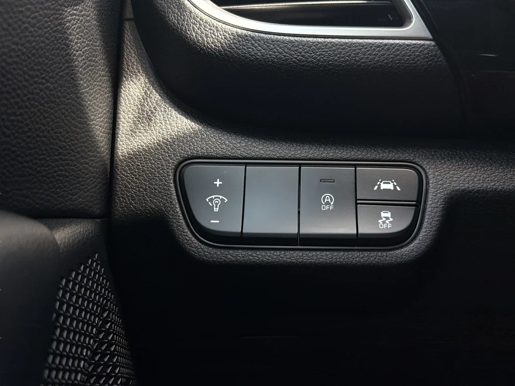 Certified Used 2022 Snow White Pearl Kia EX image 18