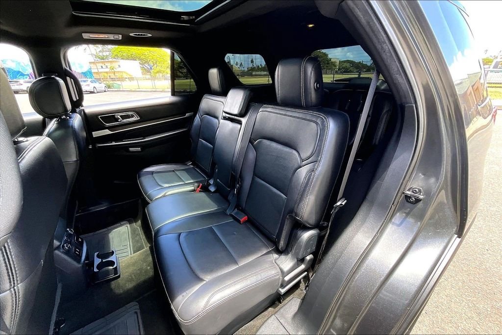 Used 2017 Gray Ford Limited image 28